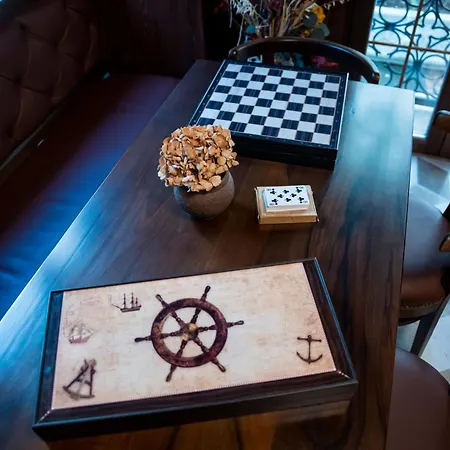 Boutique 8 ホテル 4*