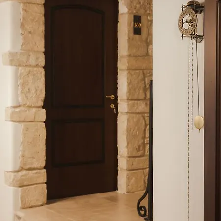 Boutique 8 4* Durres