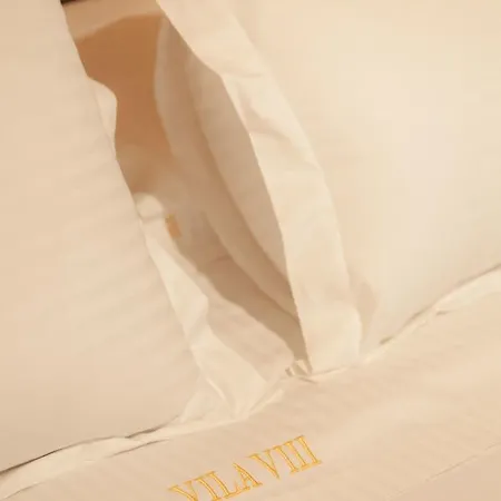 Boutique 8 دراس
