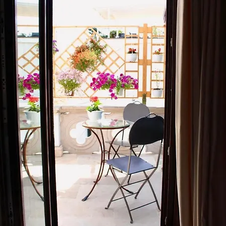 Boutique 8