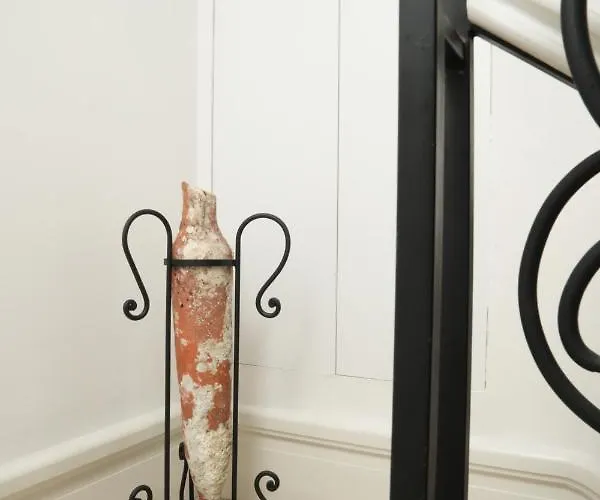 Boutique 8 ドゥラス