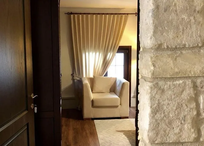 Отель Boutique 8 Дуррес