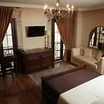 Boutique 8